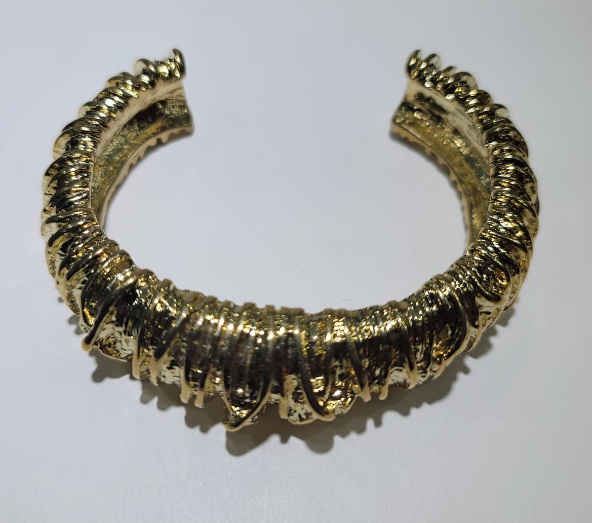 GOLDEN THICK CUFF BANGLE