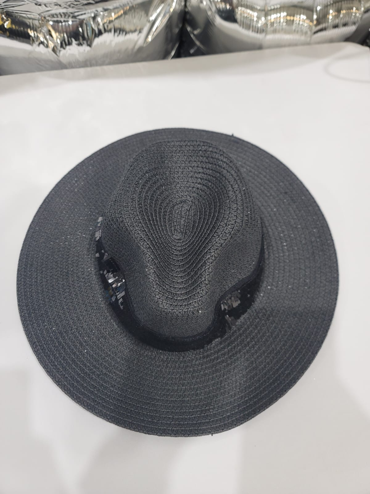 BLACK HAT WITH LACE
