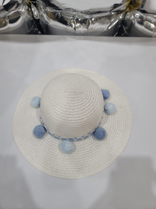 WHITE POM POM HAT