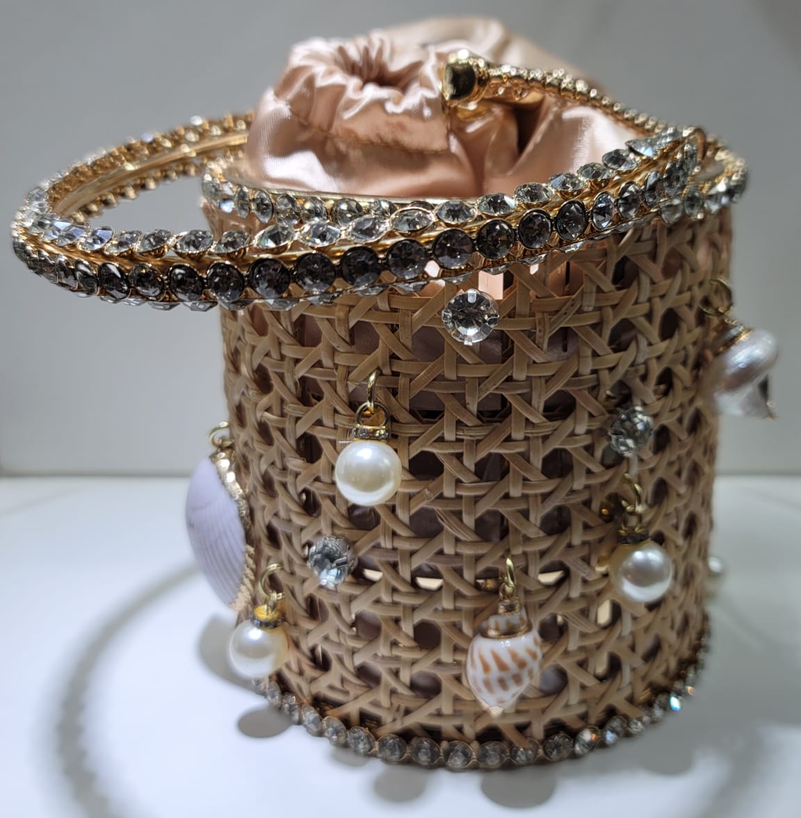 METALLIC BAG WITH PEARLS