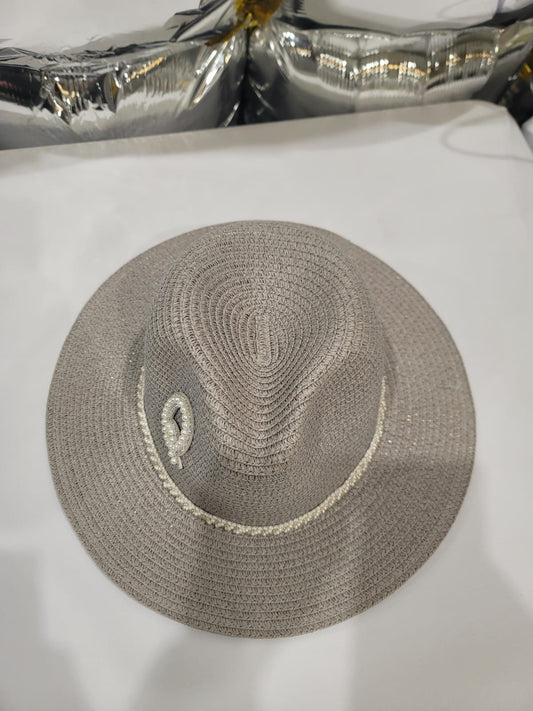 GREY Q LETTERED HAT