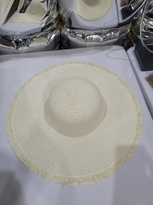 BASIC WHITE FRINGE HAT