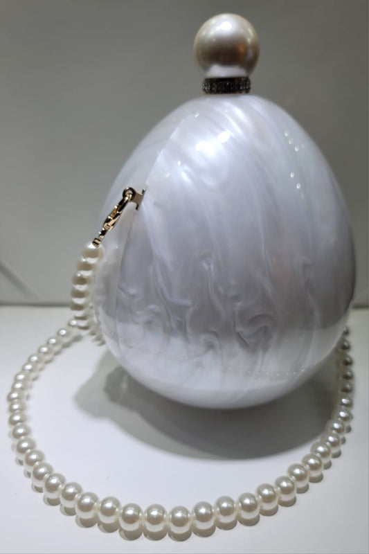 PEARL WHITE EGG CLUTCH PURSE