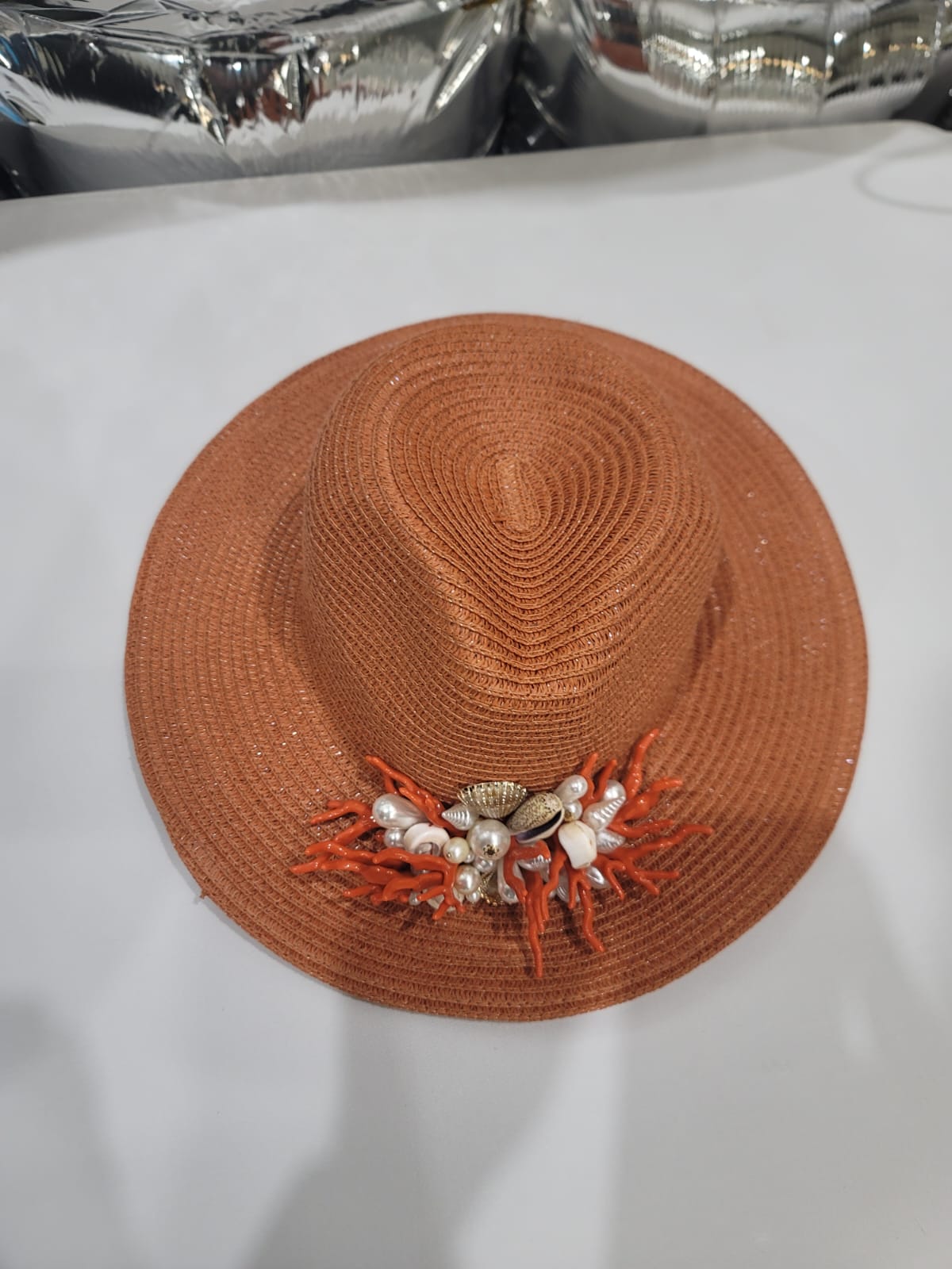 RUST COLORED HAT WITH SHELL BROOCHE