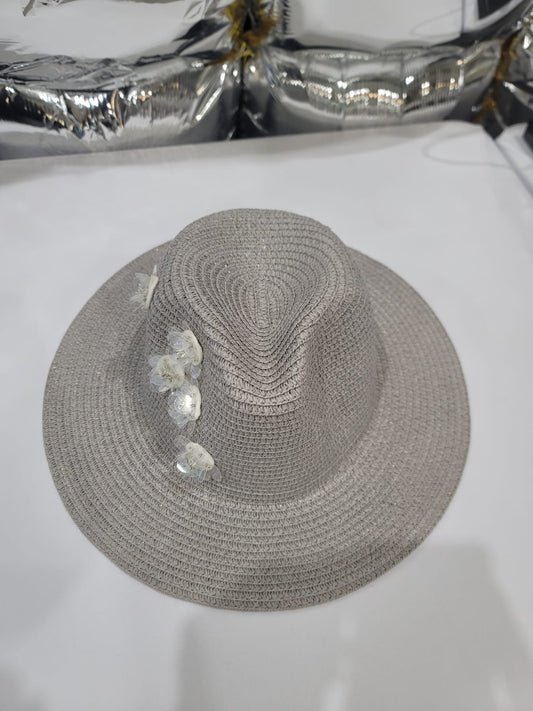GREY HAT WITH EMBROIDERED FLOWERS