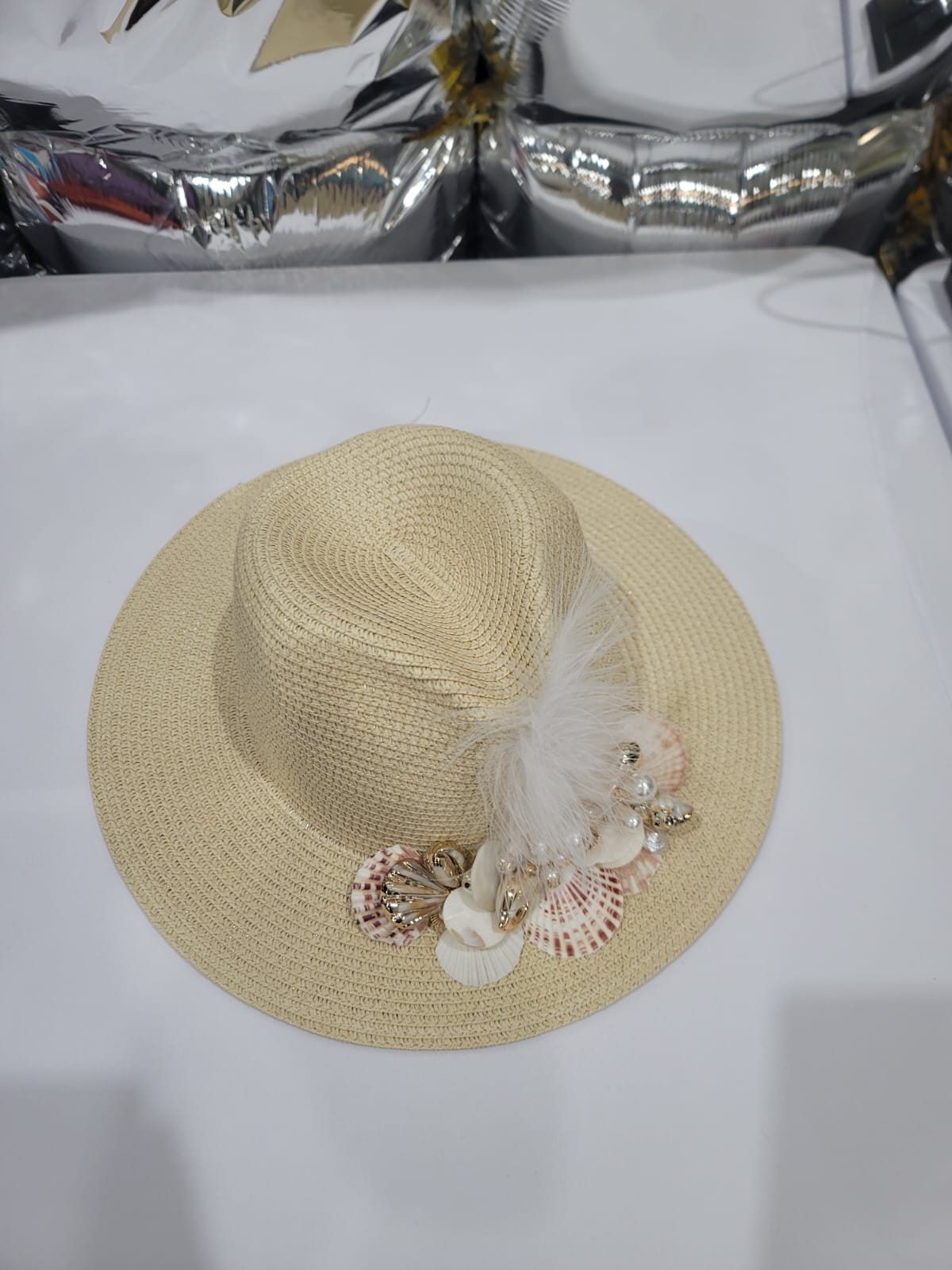 SEA SHELLS BEIGE STRAW HAT
