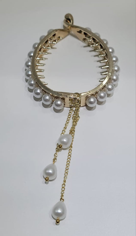 PEARL TASSEL PONYTAIL HAIR CLAW