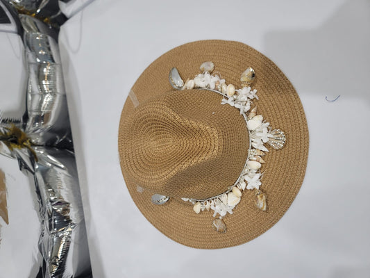 BROWN SEA SHELL LACED HAT