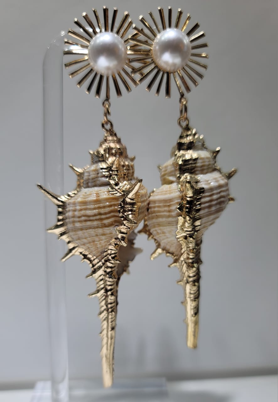 SEASHELL DANGLE EARING